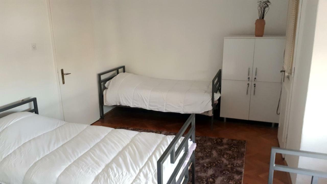 Edelweiss Hostel Stip Exterior photo