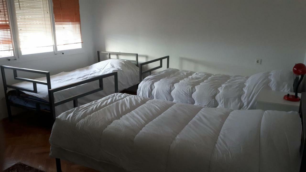 Edelweiss Hostel Stip Exterior photo
